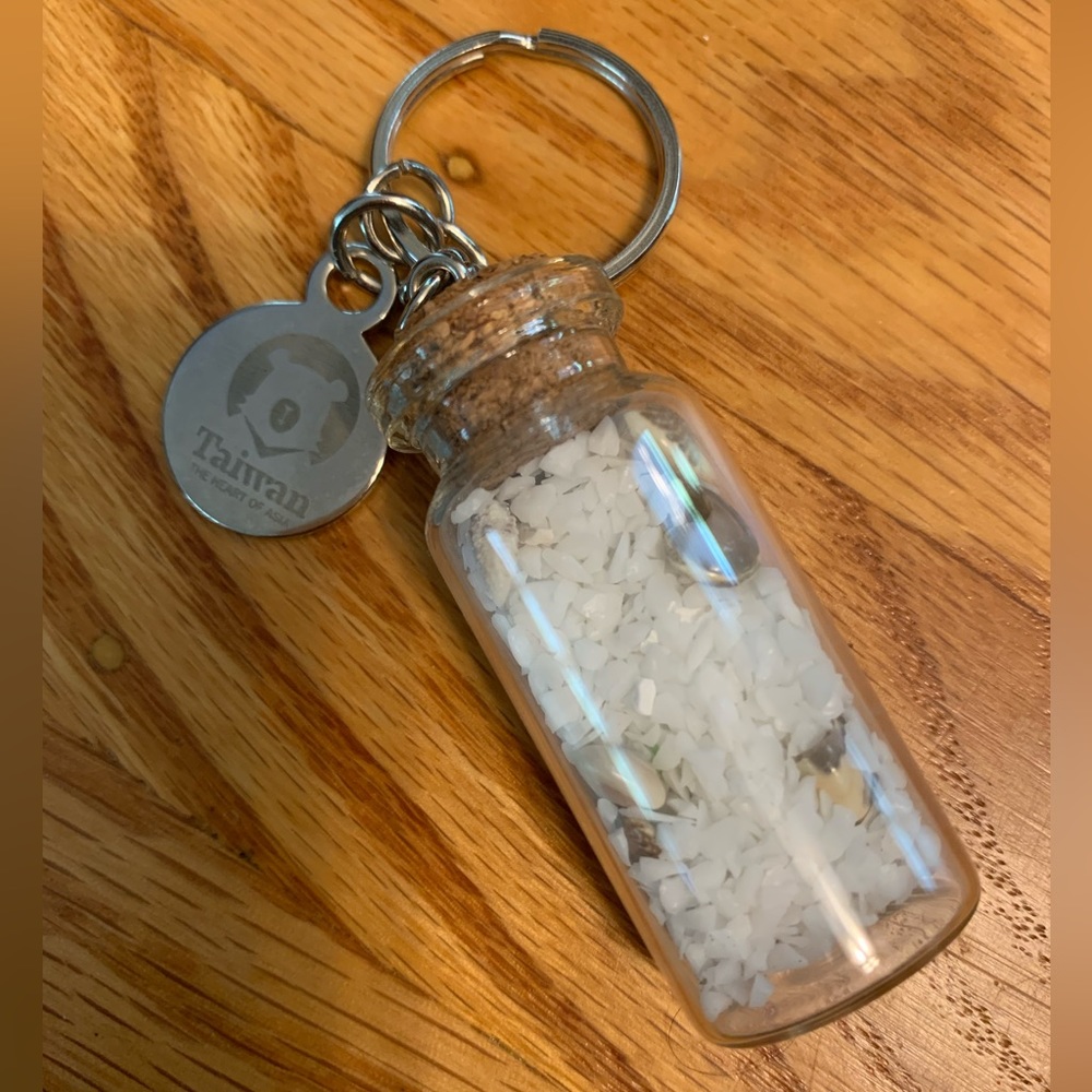 🎉Host Pick🎉 Taiwan Seashells Ocean White Rocks Key Chain